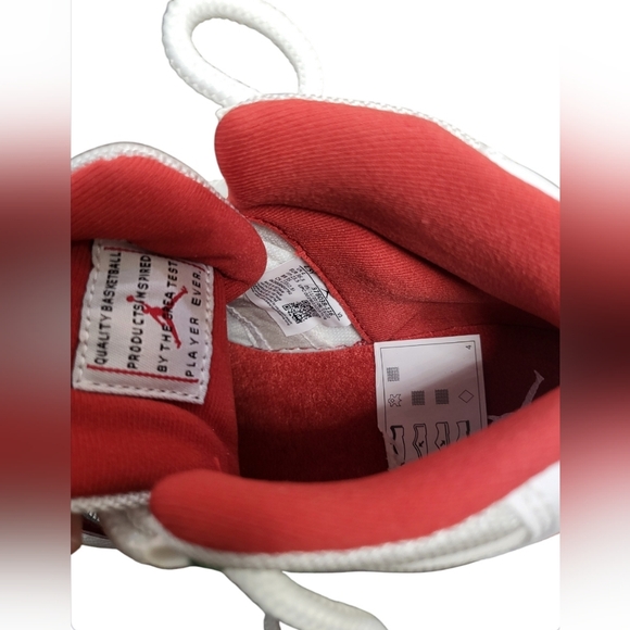 Retro 11 Cherry Jordan's - Picture 8 of 11